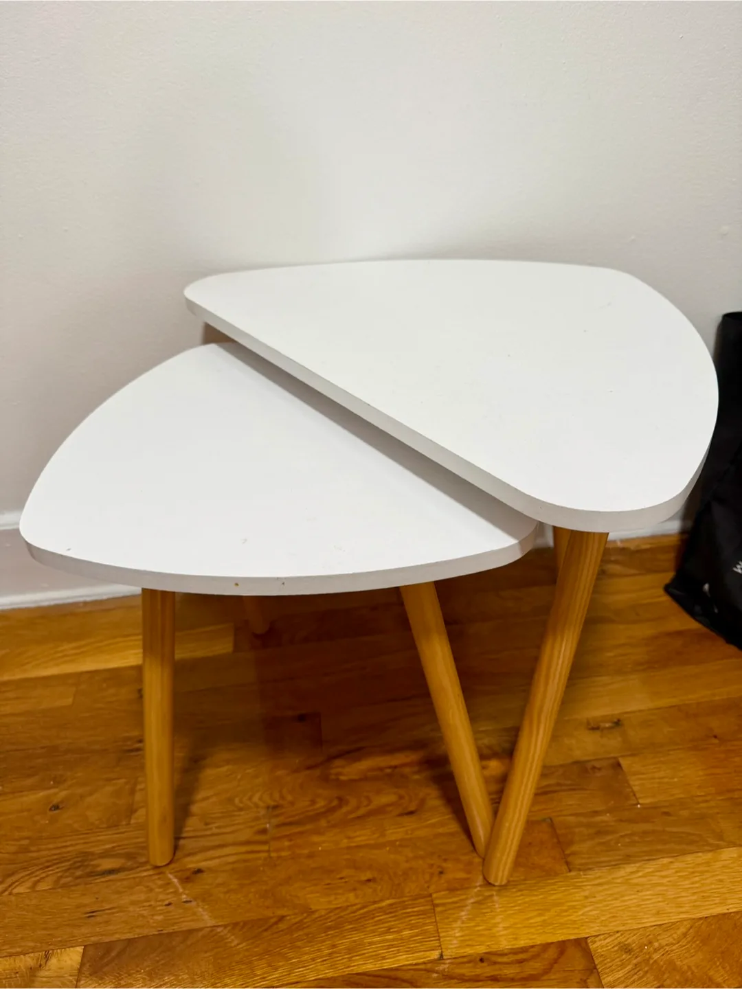 Nesting coffee end table set of 2 image indicator(2)