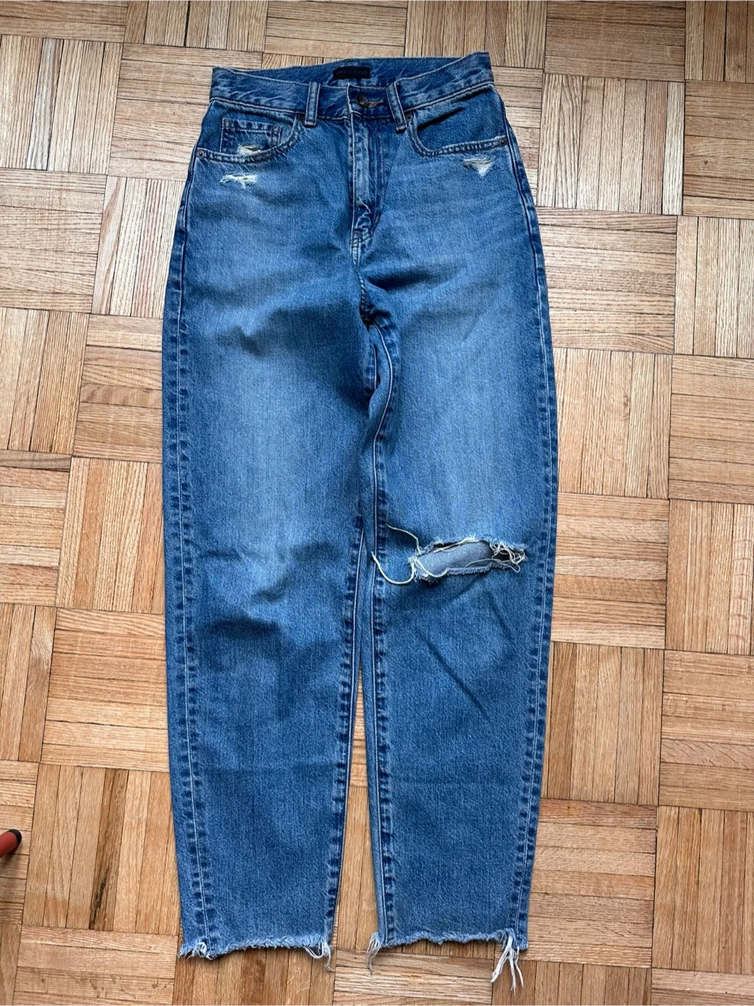 Uniqlo Jeans thumbnail
