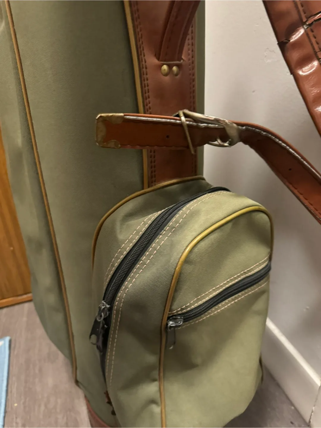 Vintage Hot-Z Leather Golf Cart Bag image indicator(3)