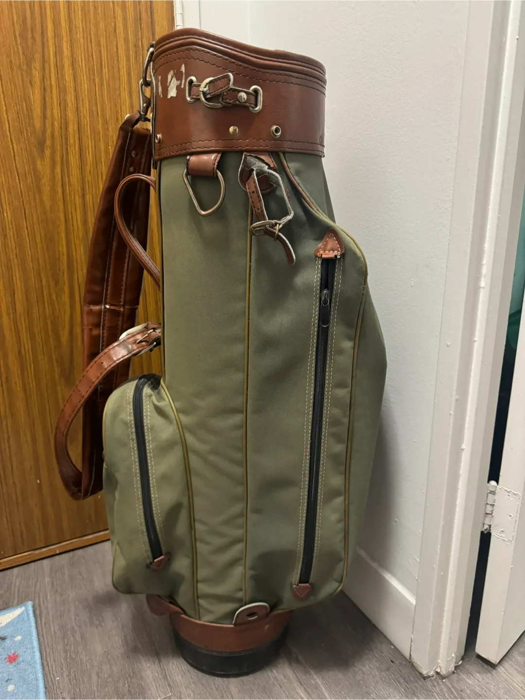 Vintage Hot-Z Leather Golf Cart Bag image indicator(2)