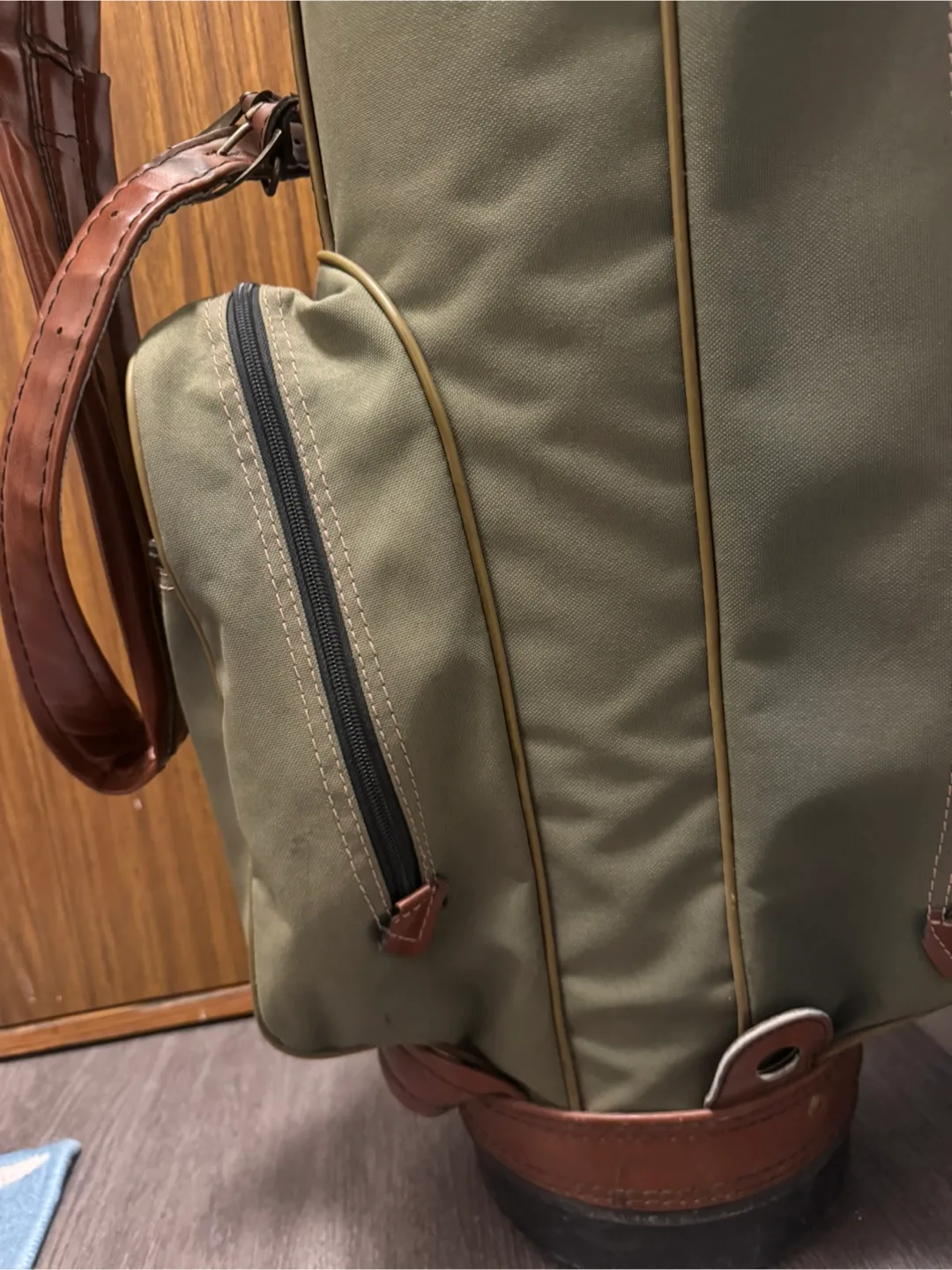 Vintage Hot-Z Leather Golf Cart Bag image indicator(4)