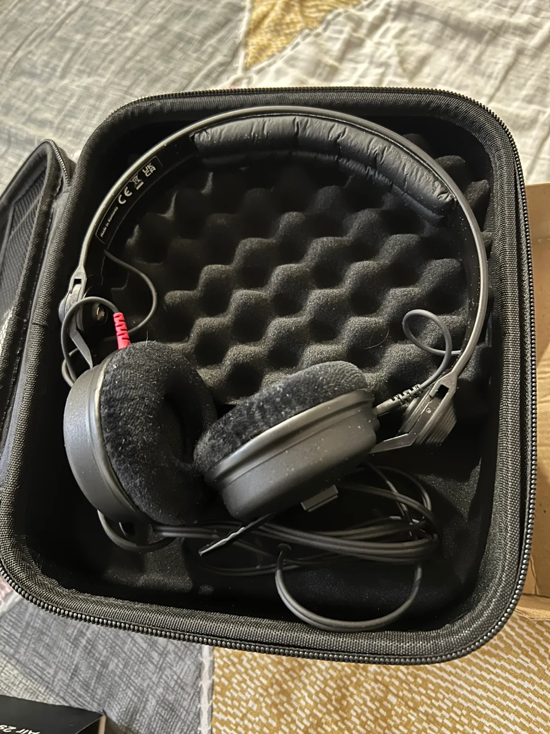 Sennheiser Pro Audio HD 25 Headphones thumbnail