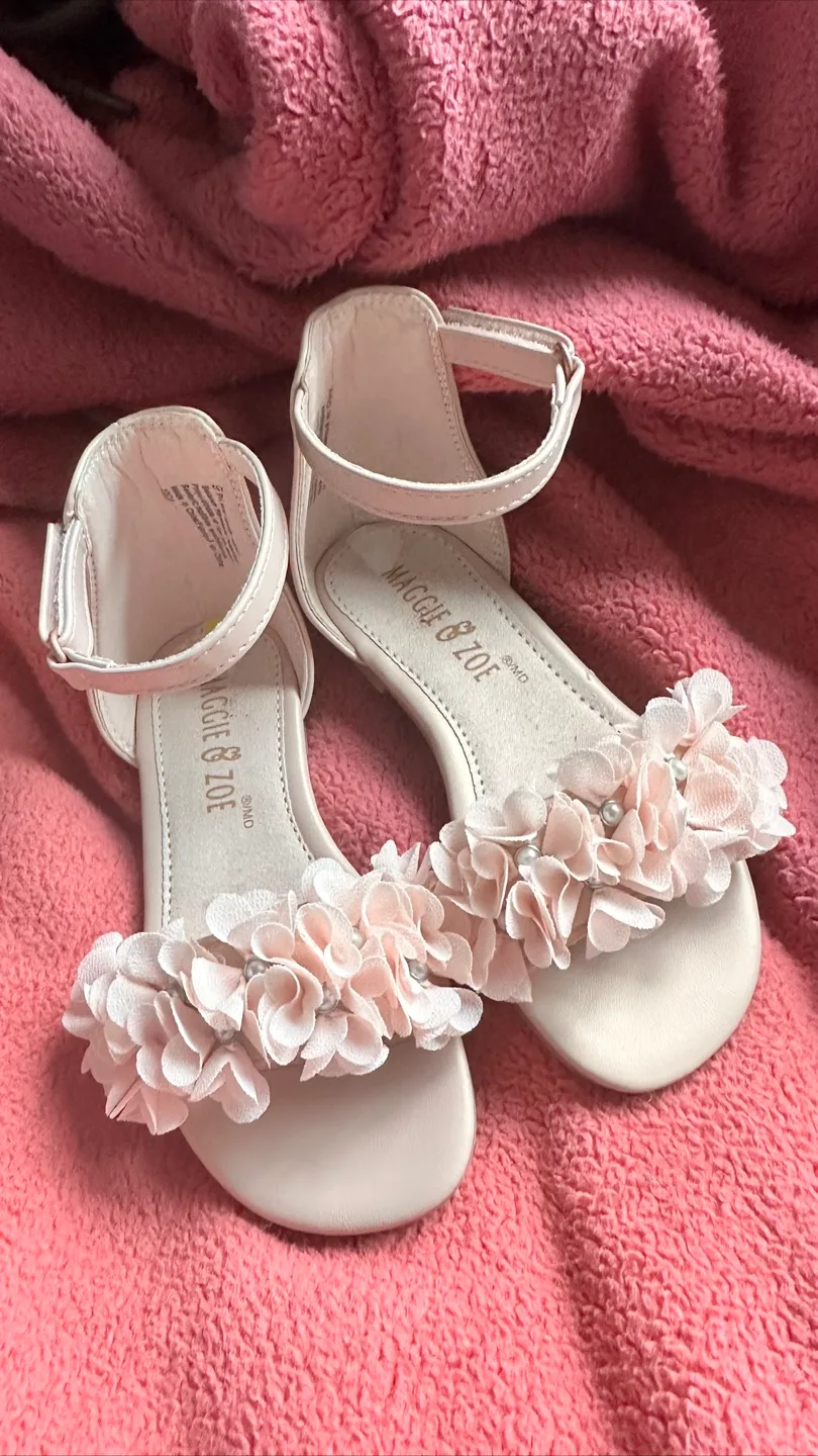 Kids new sandals - Size 9 thumbnail