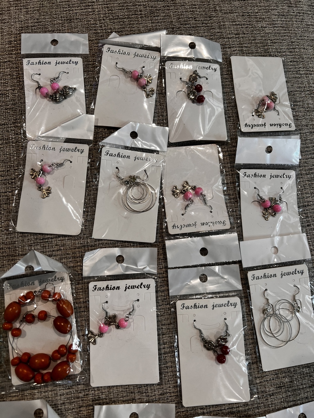 Jewelry Bundle - Earrings and Necklaces 35 pcs - photo 4