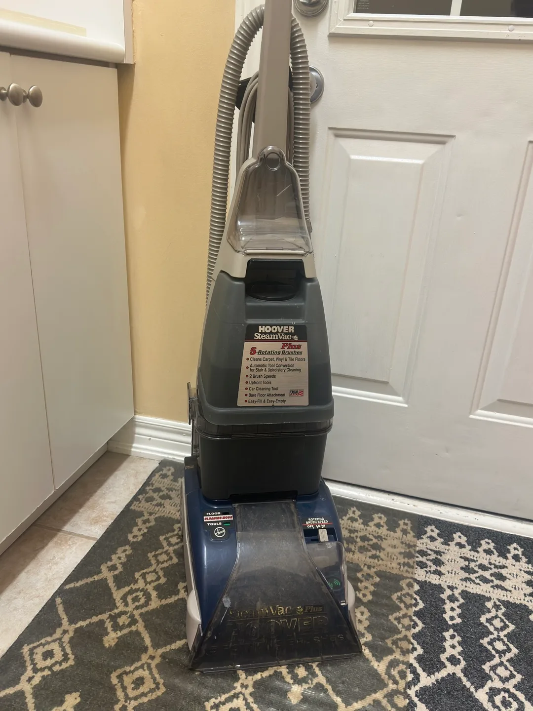 Hoover Carpet Cleaner thumbnail