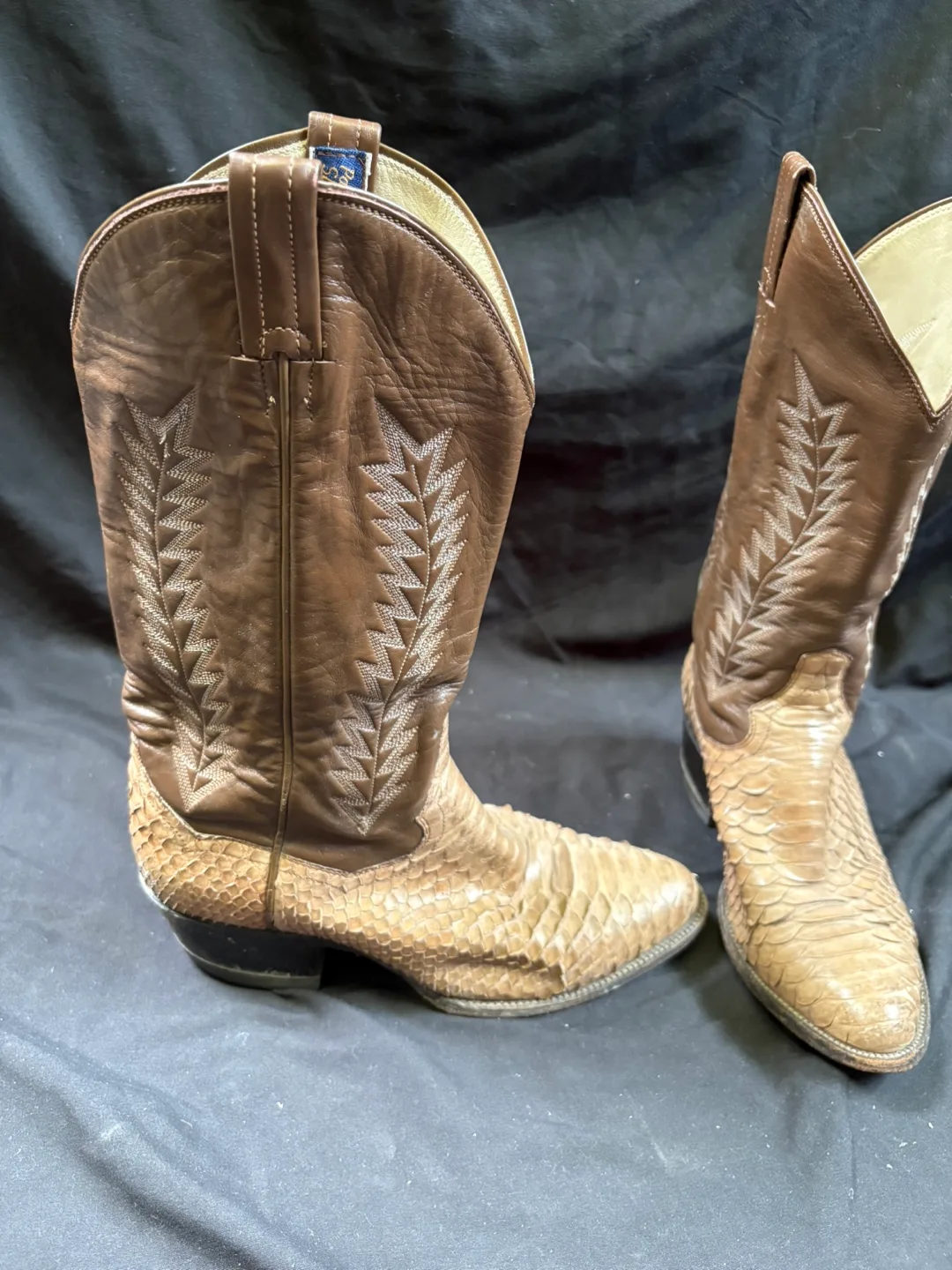 Brown Cowboy Boots image indicator(2)