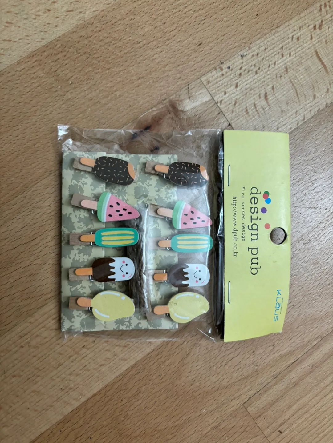 Design Pub Ice Cream Clothespins #freecycle 💚 thumbnail