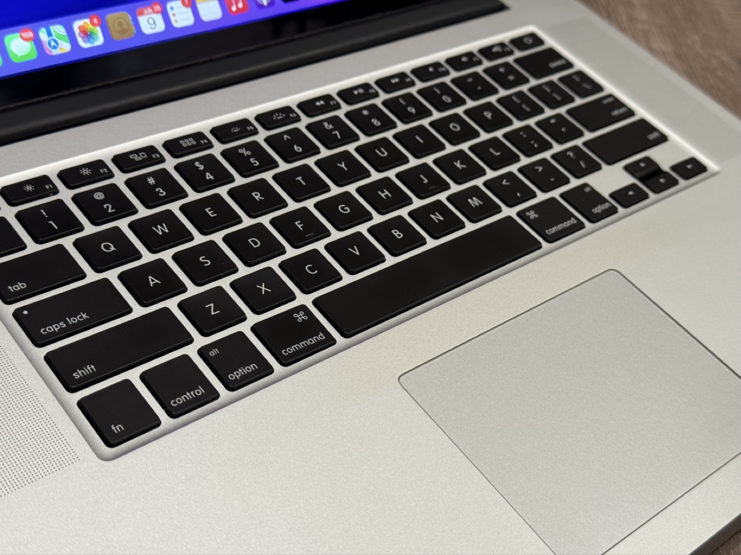 15” MacBook Pro Core i7 with AMD R9 GPU - photo 2