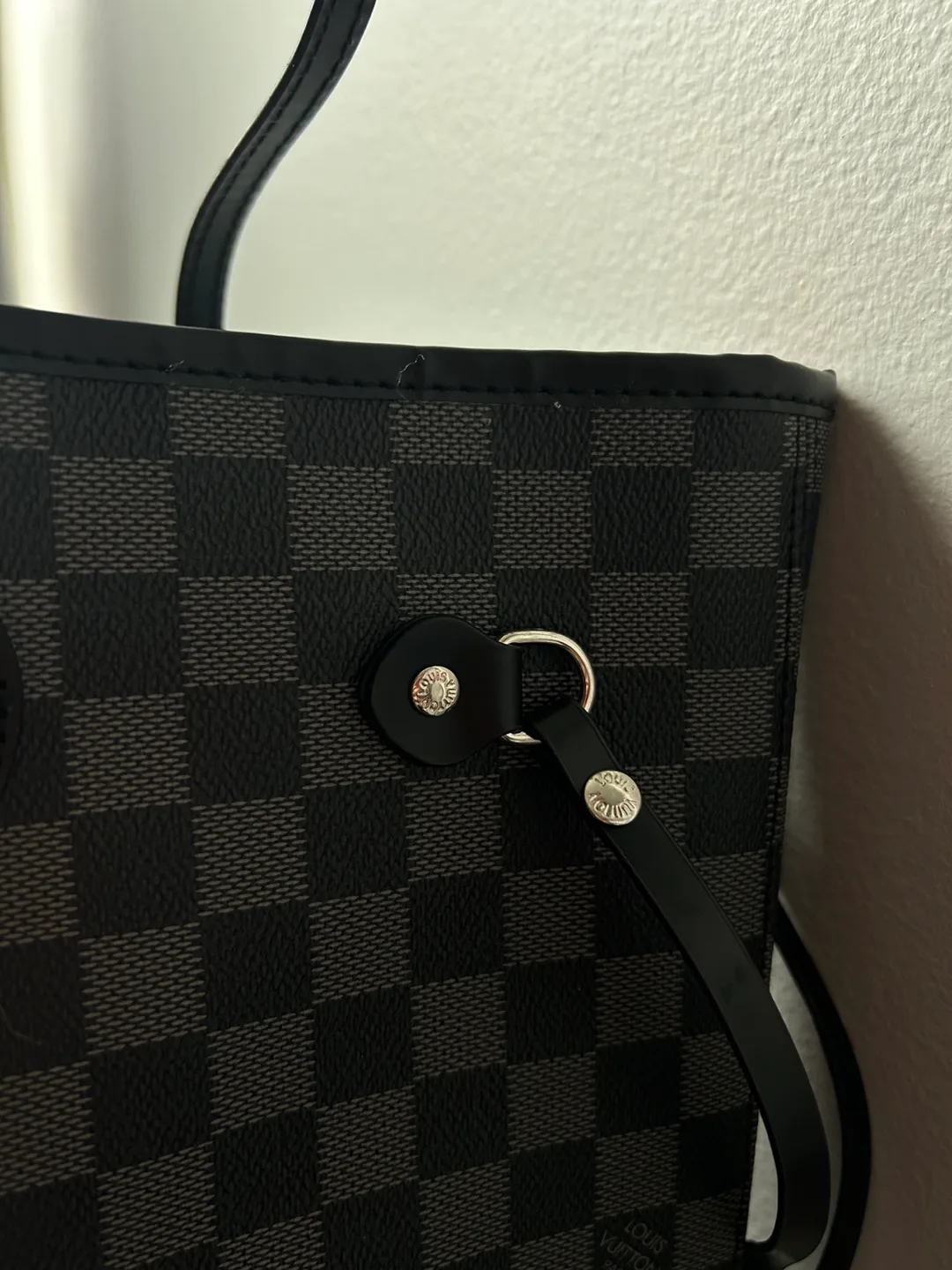 Louis Vuitton Damier Ebene Tote Bag image indicator(2)