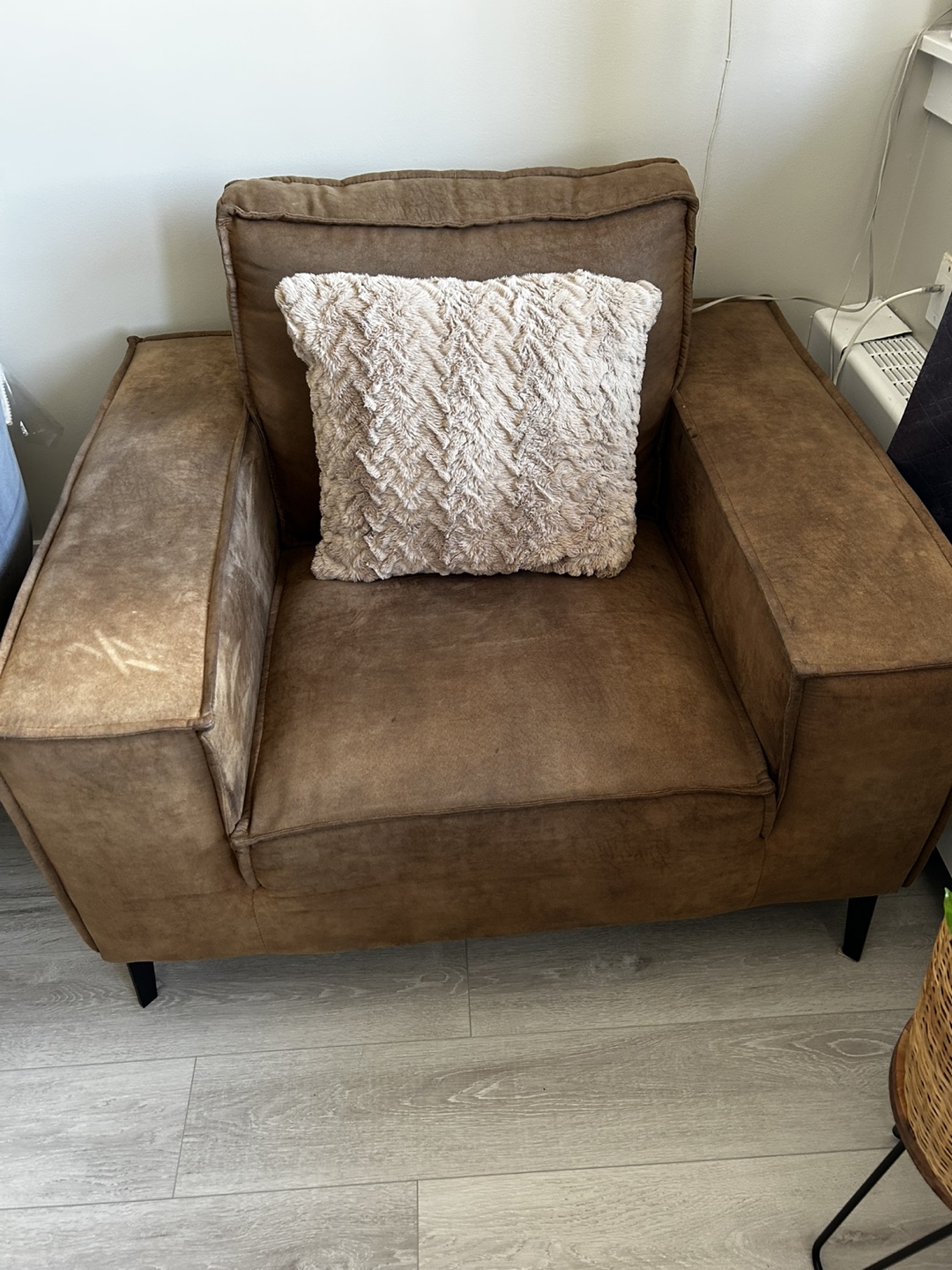 Brown Armchair with Pillow - photo 3