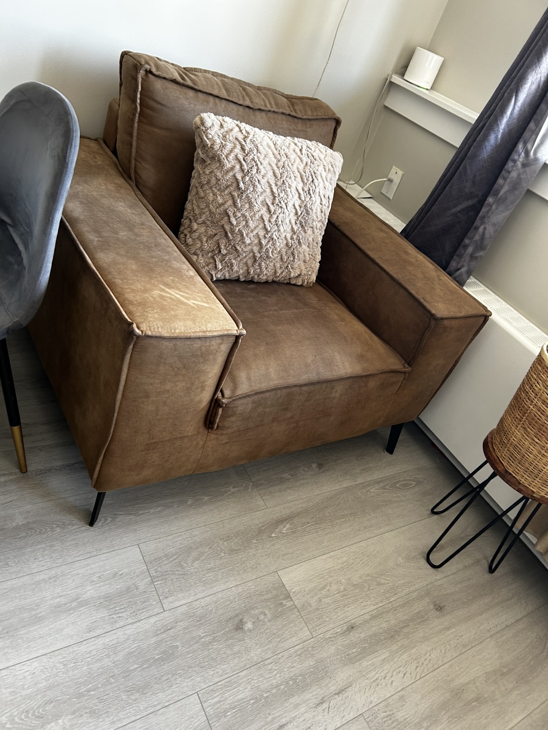 Brown Armchair with Pillow - photo 2