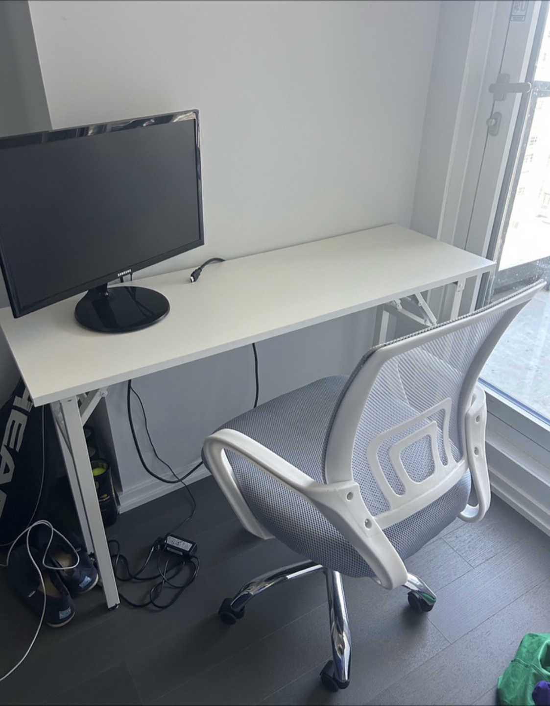 White Foldable Desk - photo 2