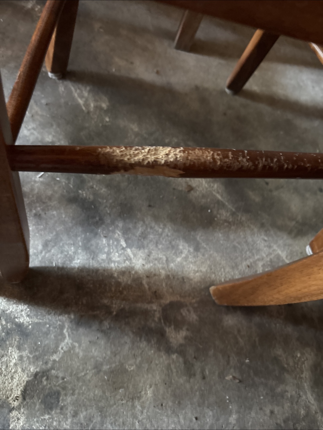 6 wood woven chairs . only 1 damaged . $10 each - photo 3