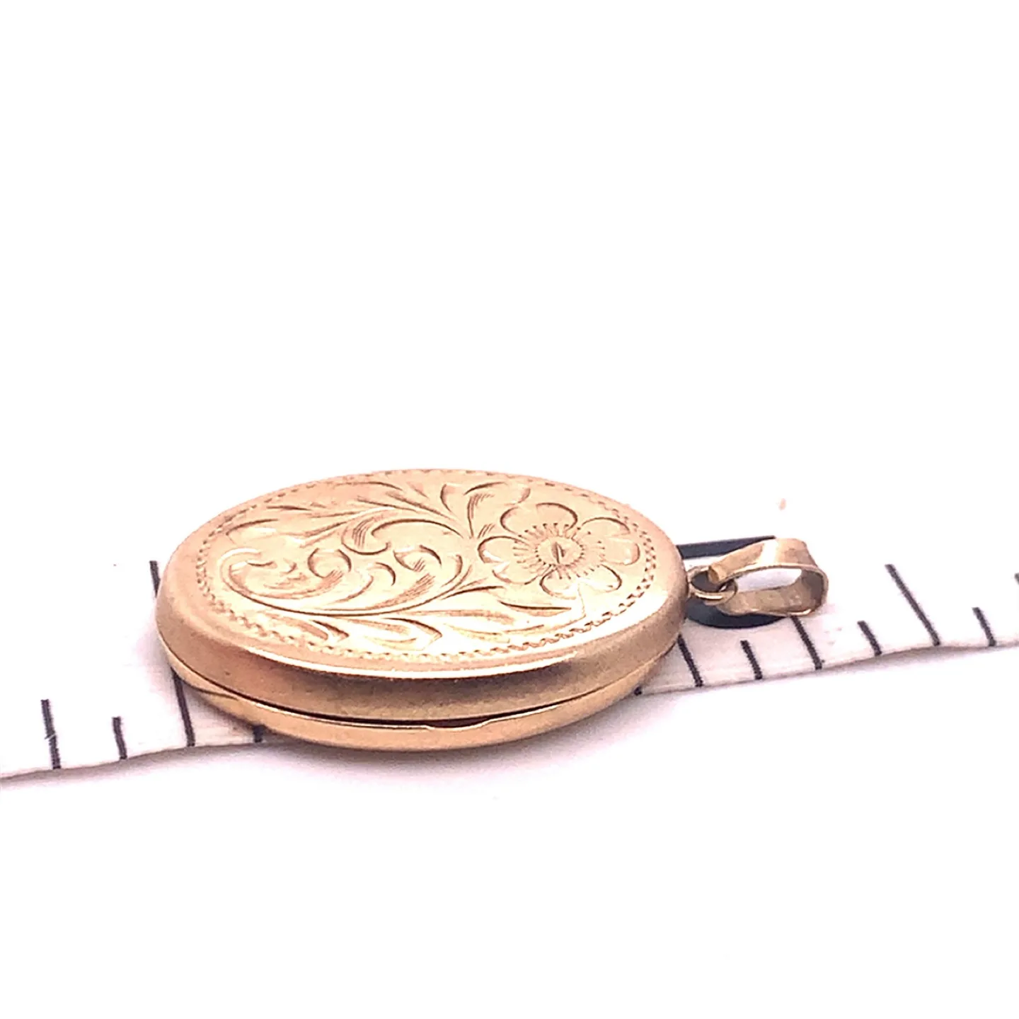 14k Gold Locket 3.61g image indicator(5)