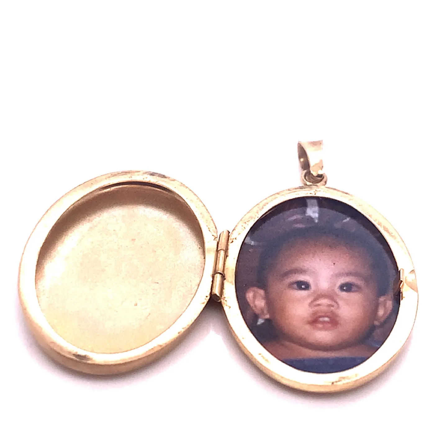 14k Gold Locket 3.61g image indicator(9)