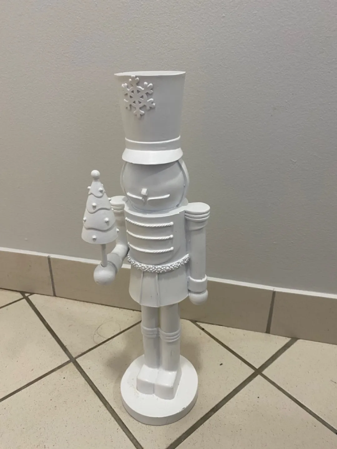 White Nutcracker Statue thumbnail