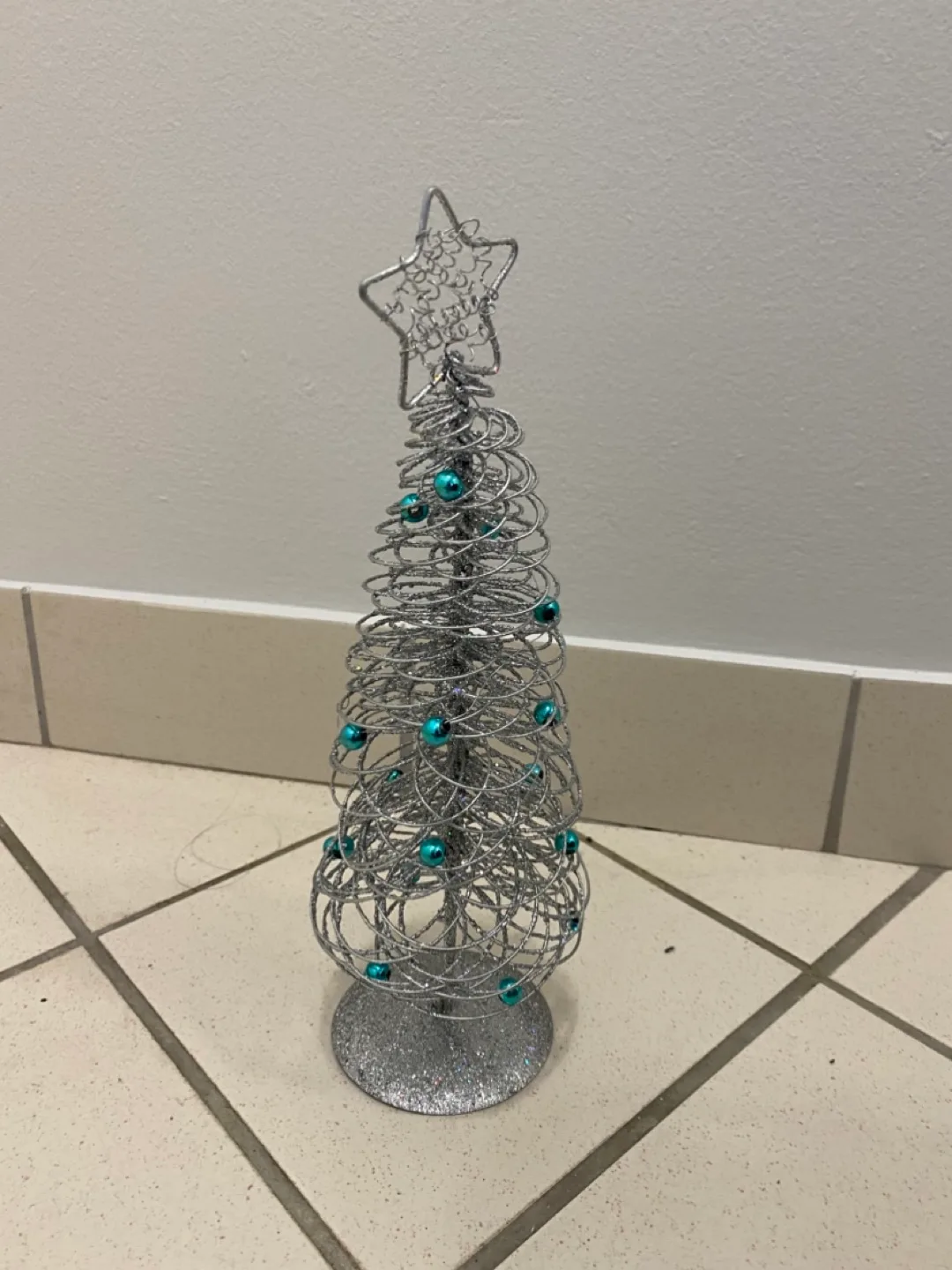 Decorative Wire Christmas Tree thumbnail