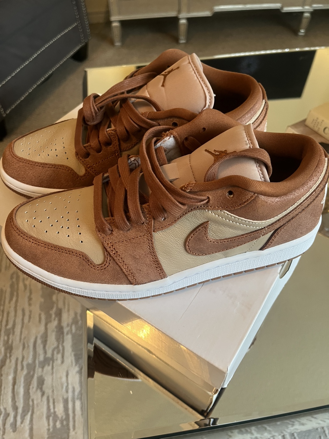 Jordan 1 Low - Brown