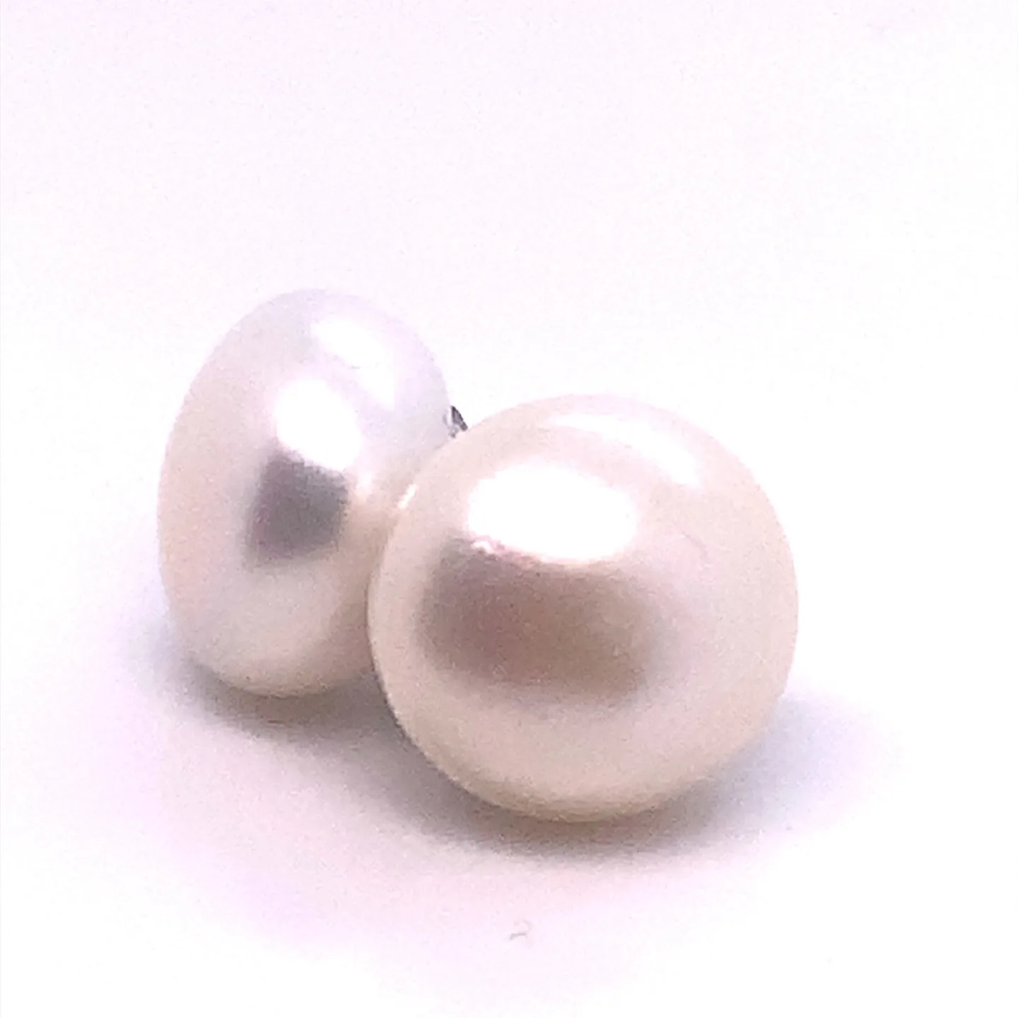14kt 12.5MM Freshwater Pearl Stud Earrings image indicator(3)