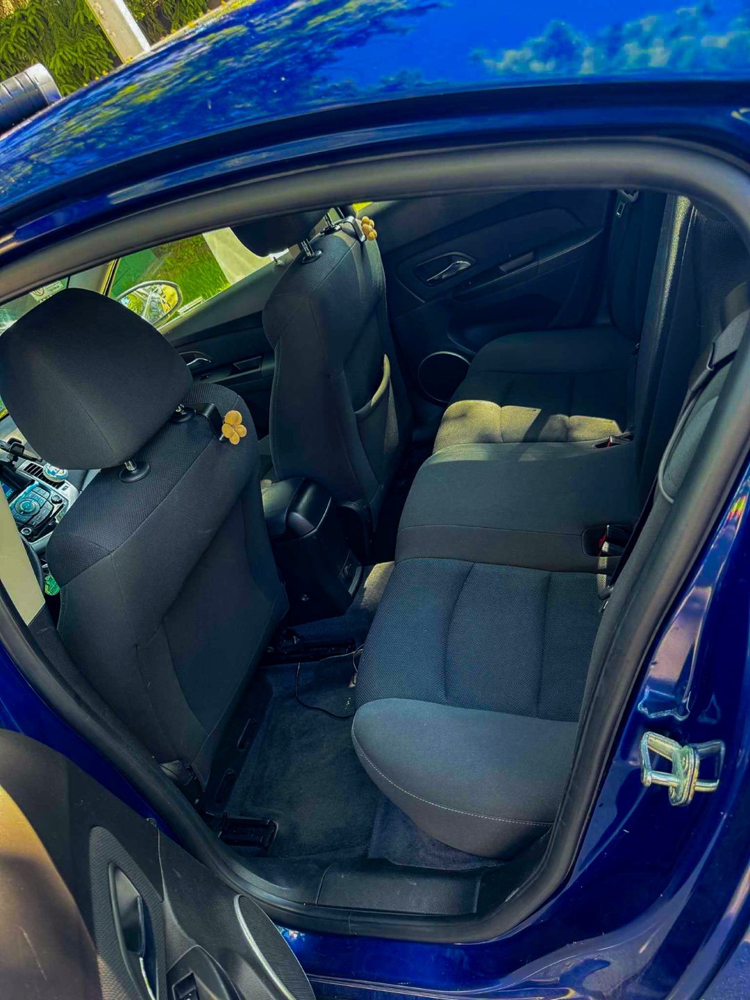 Blue Sedan - photo 5