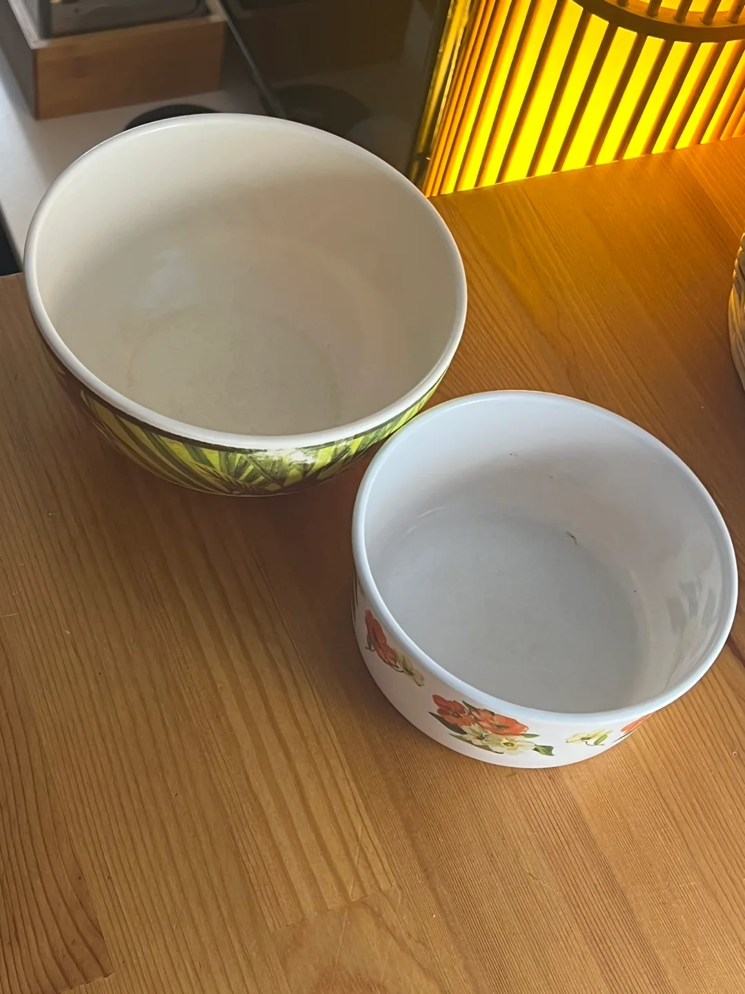 Set of Two Melamine Bowls image indicator(2)