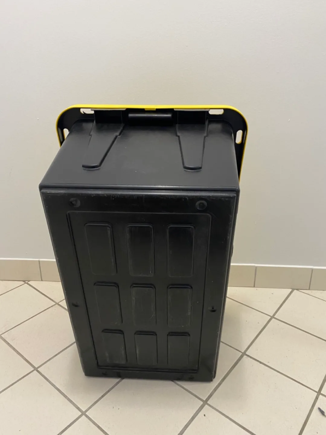 Storage bin with lid image indicator(4)