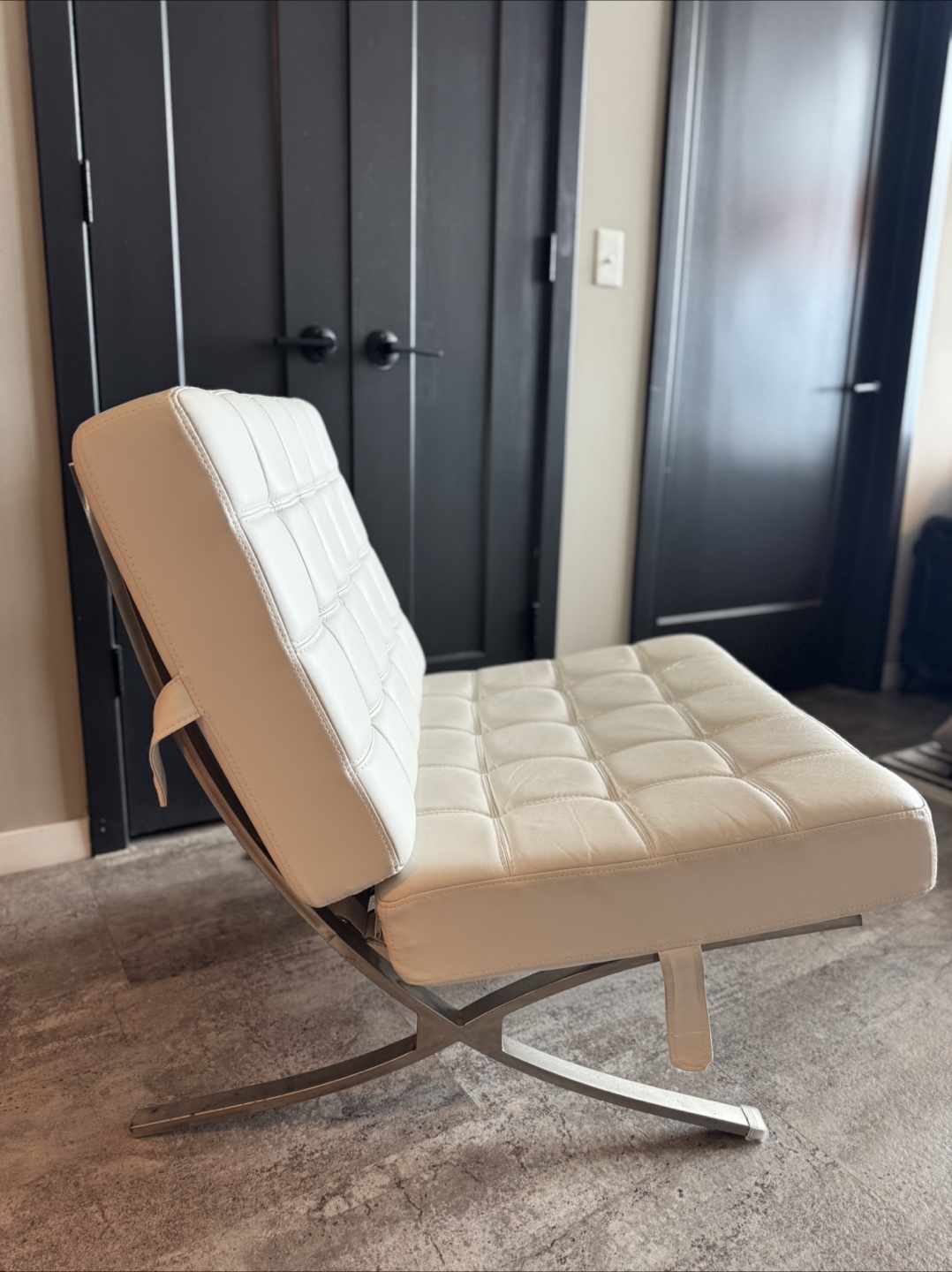 White Barcelona Style Chair - photo 2