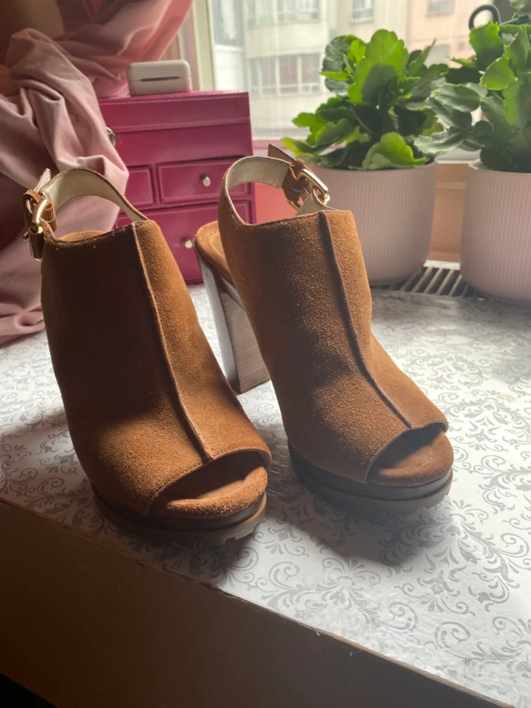 Michael Kors Heels thumbnail