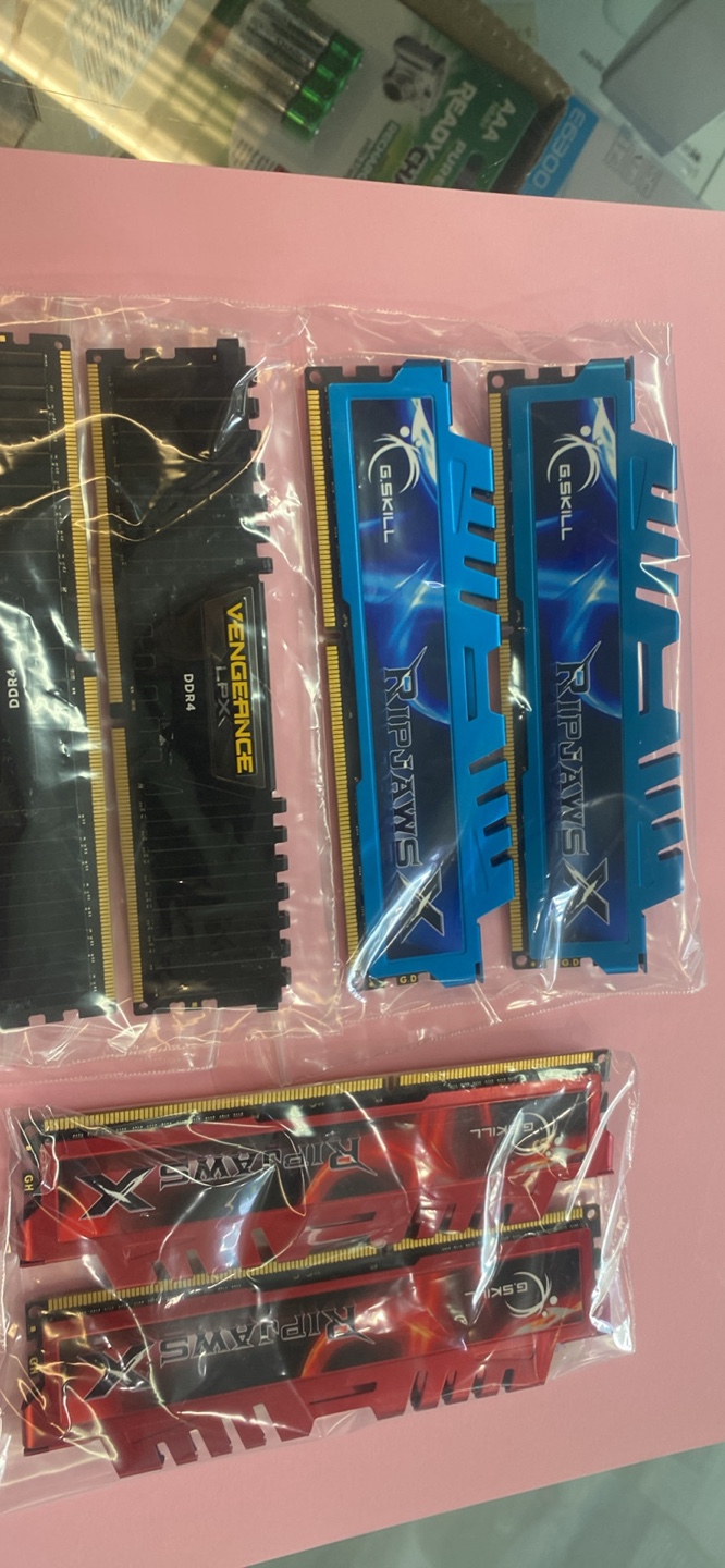 Computer RAM Memory Sticks - photo 2