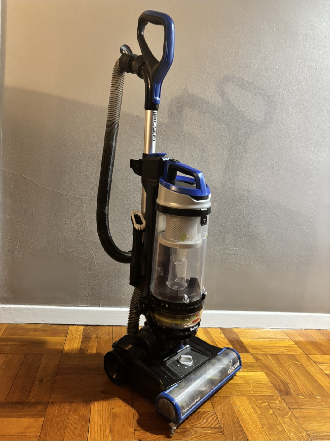Bissell Vacuum Cleaner - photo 2