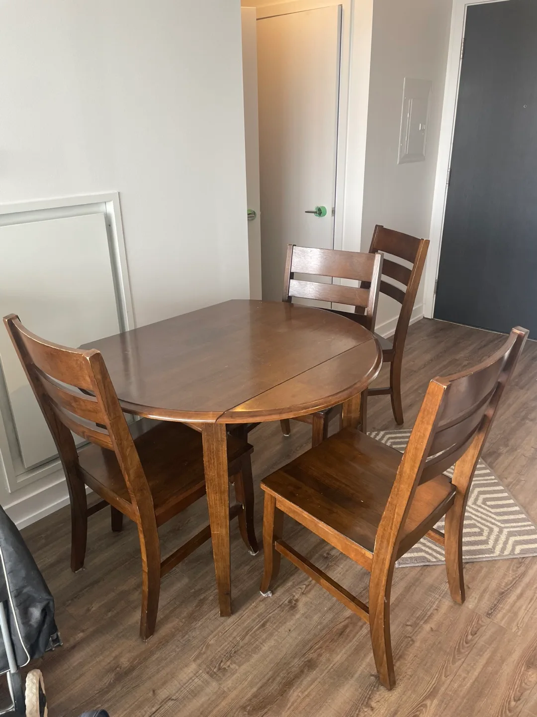 Round Wood Dining Table with Chairs thumbnail