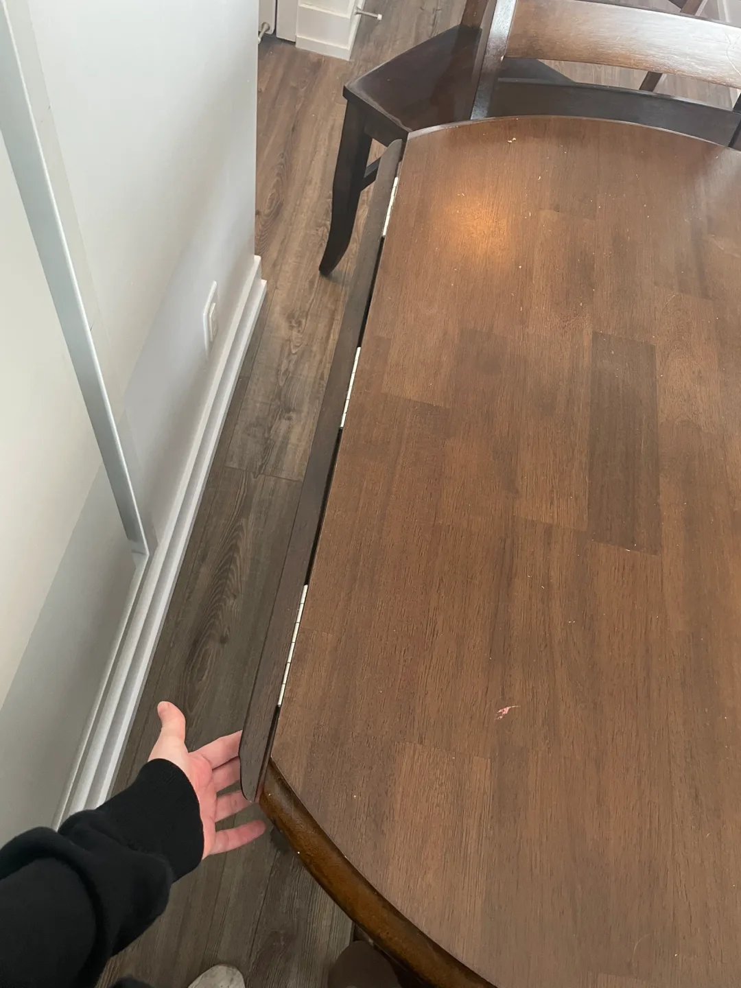 Round Wood Dining Table with Chairs image indicator(2)