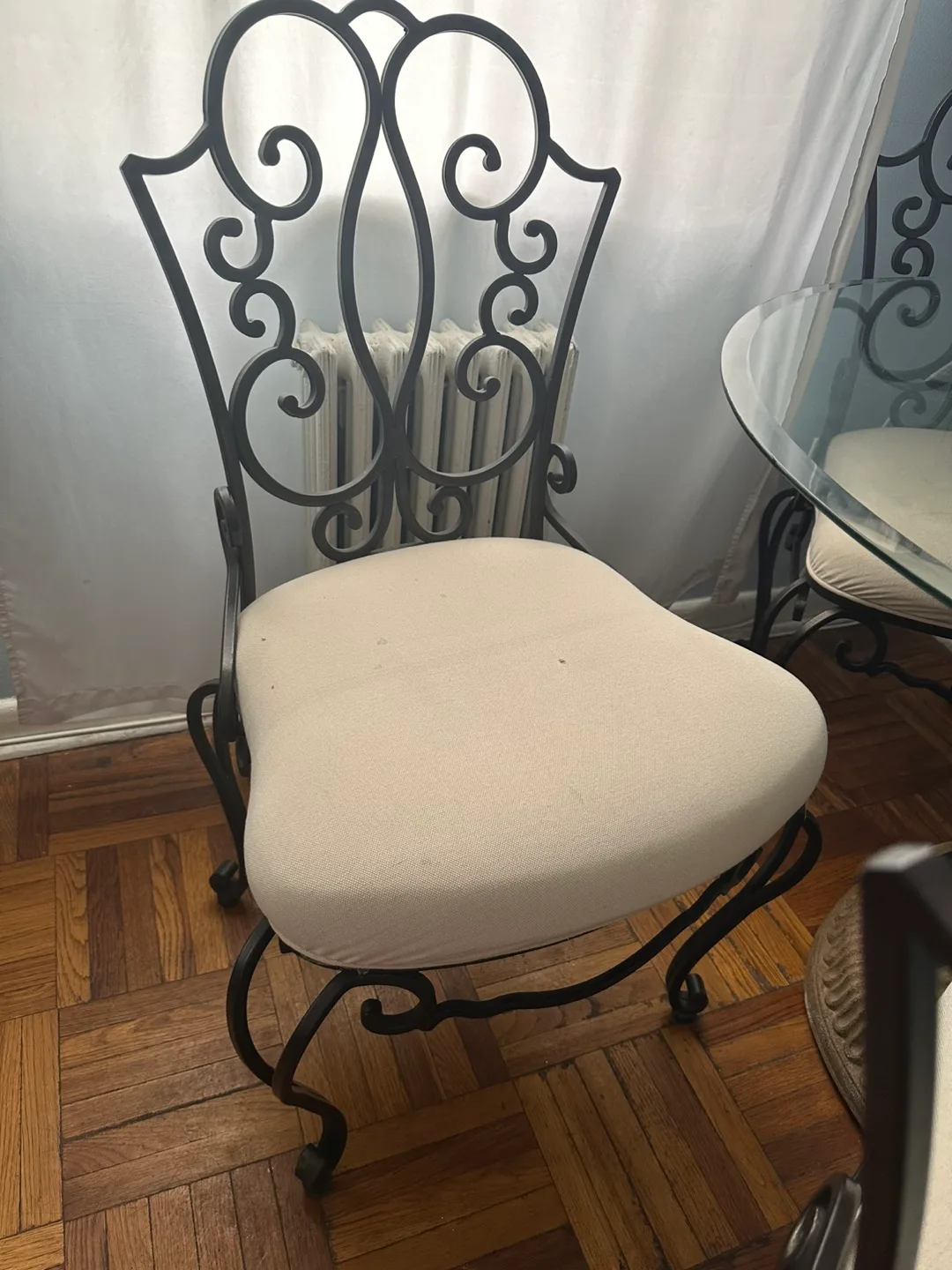 Wrought Iron Dining Table Set image indicator(2)