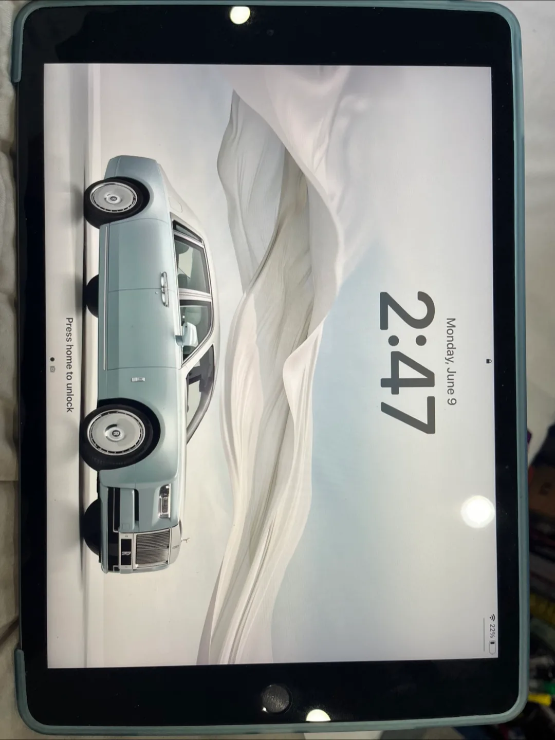 iPad - Gen 7 - 32 GB - Barely used - Space Grey image indicator(5)