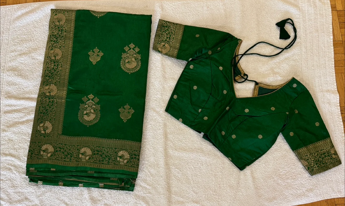 Silk Saree with Blouse New thumbnail