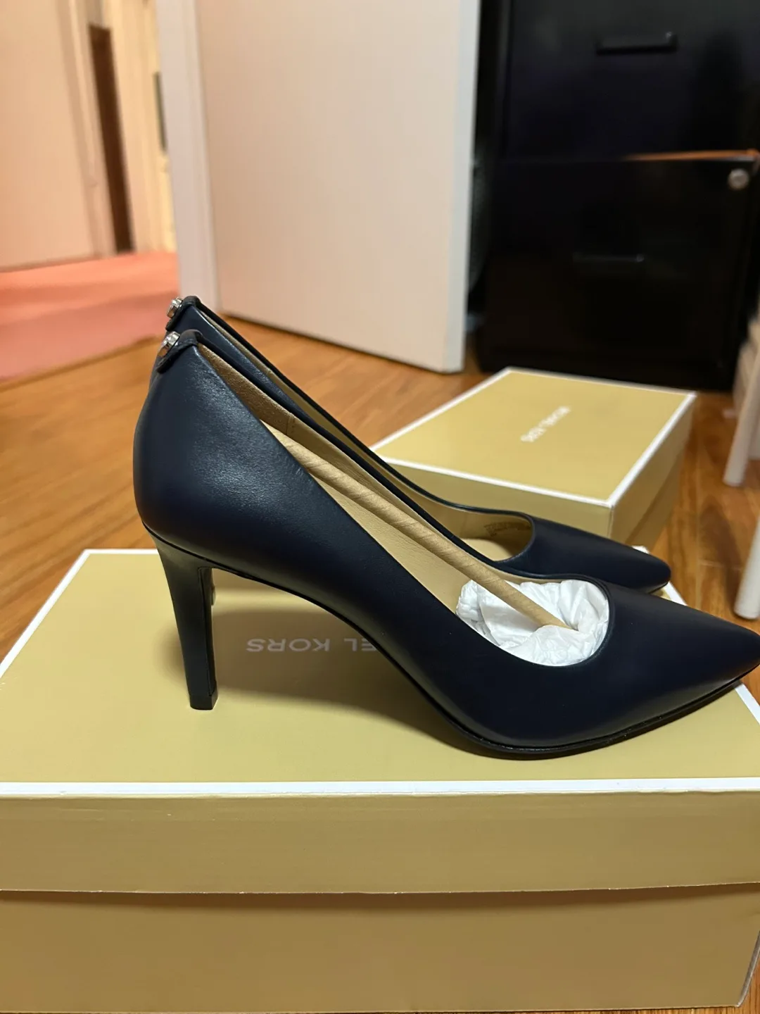 Michael Kors Dorothy Pumps - Navy Blue image indicator(2)