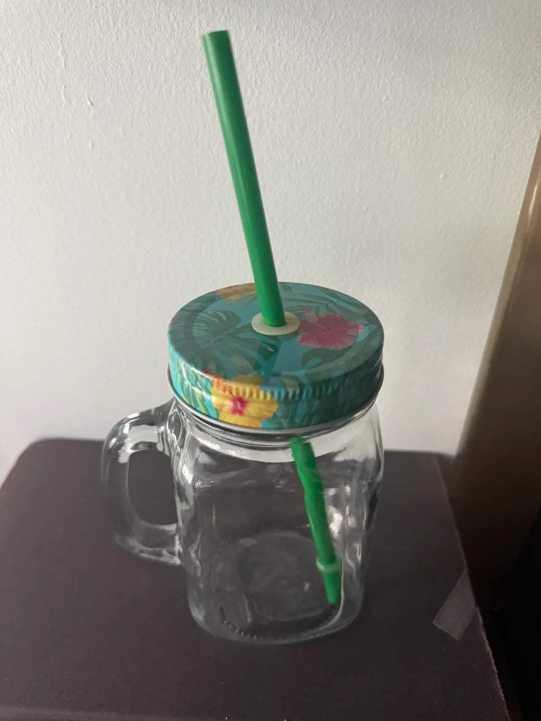 Glass Mug with Lid and Straw image indicator(2)