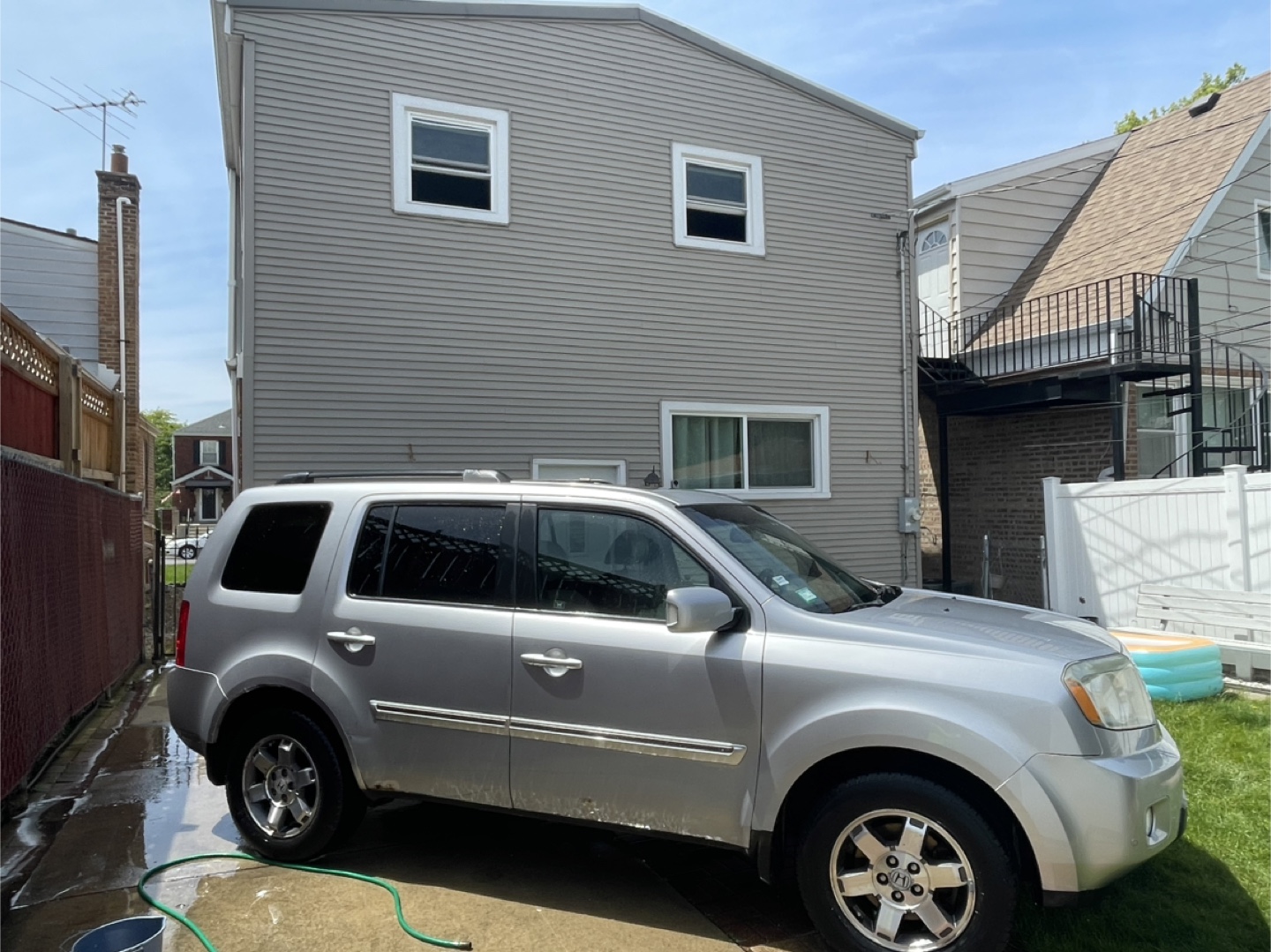 Silver Honda Pilot