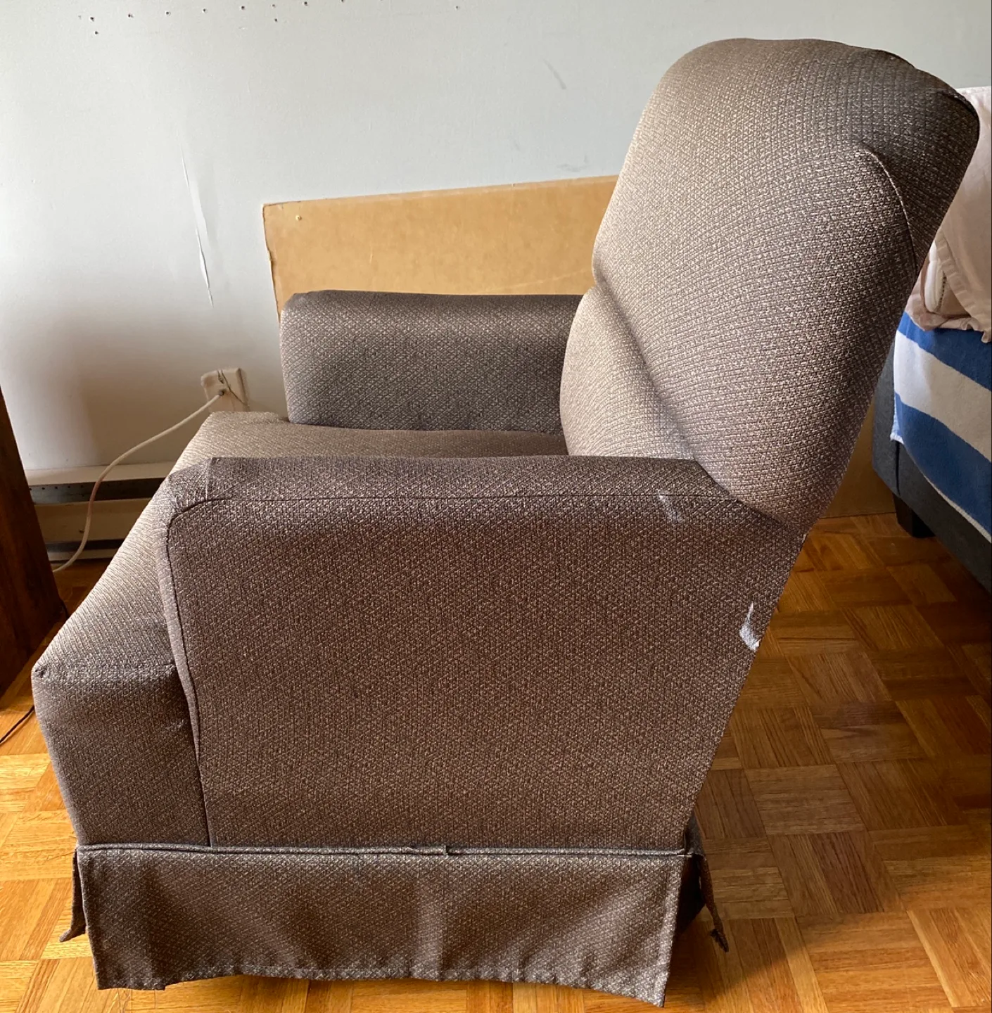 Upholstered Swivel Chair image indicator(2)