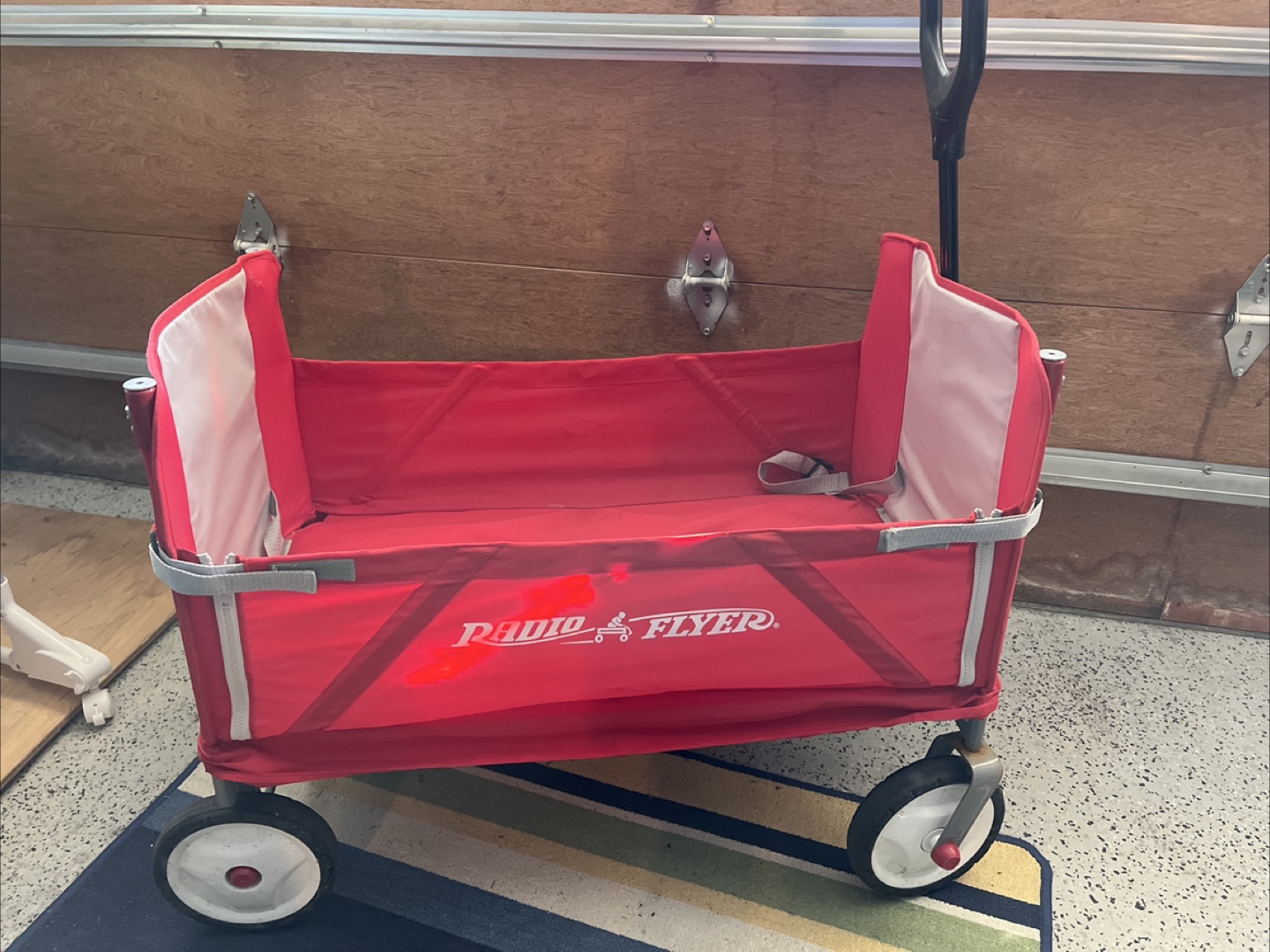Radio Flyer Folding Wagon - photo 2