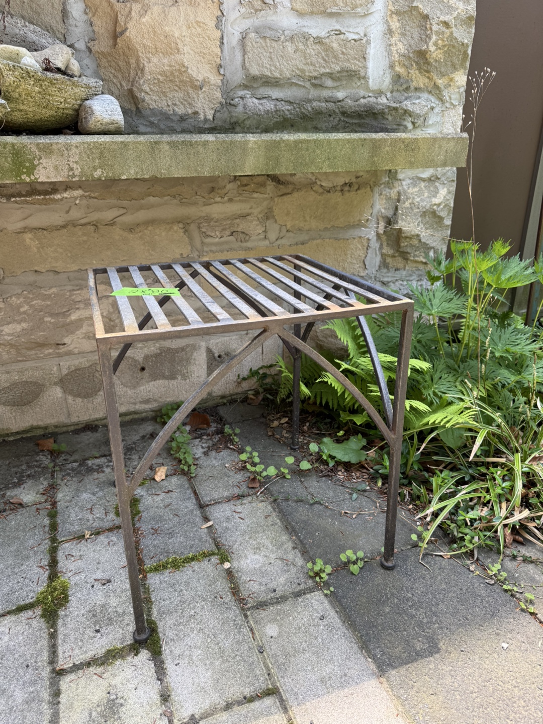 Rod iron outdoor side tables x 2 - photo 3
