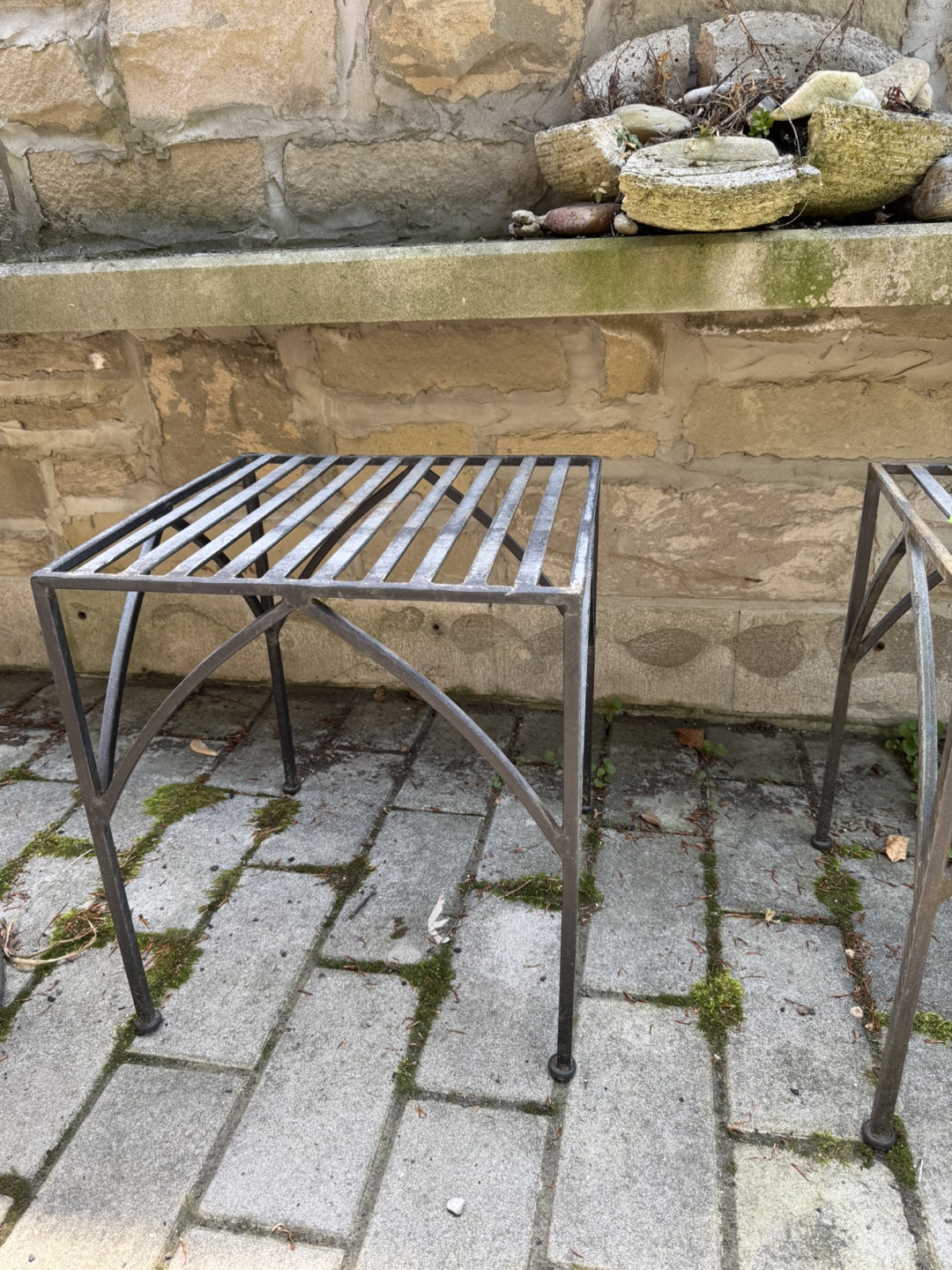 Rod iron outdoor side tables x 2 - photo 2