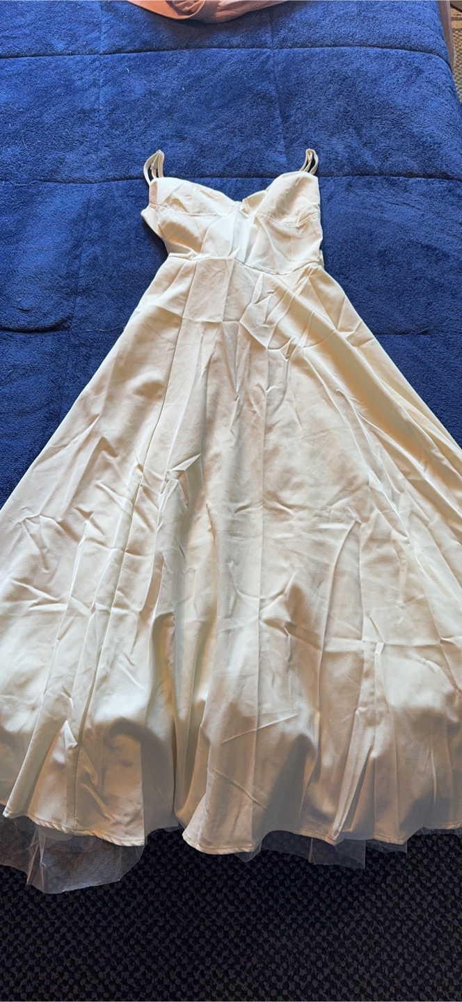 White Dress - photo 2