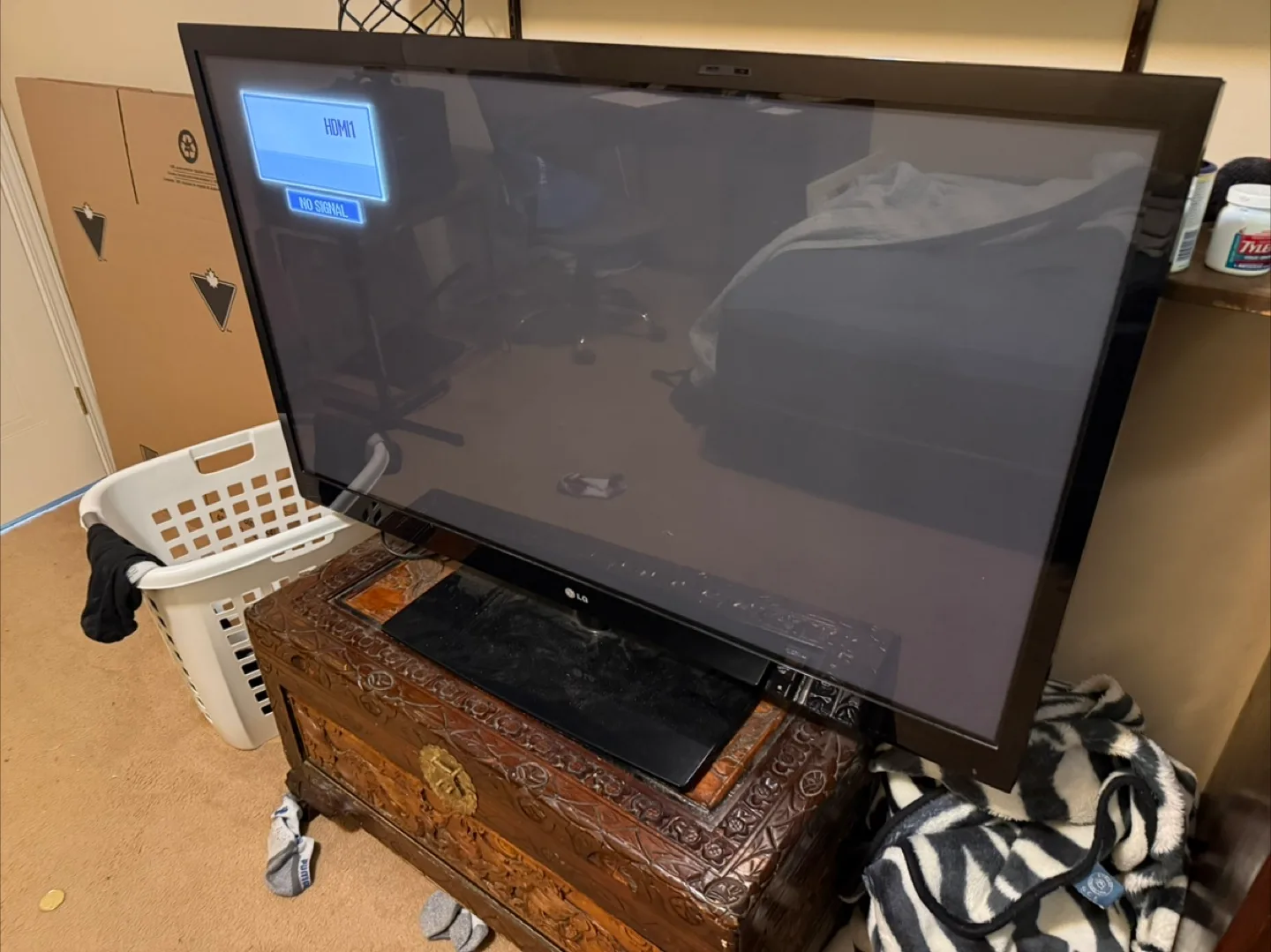 LG Television with Remote image indicator(2)