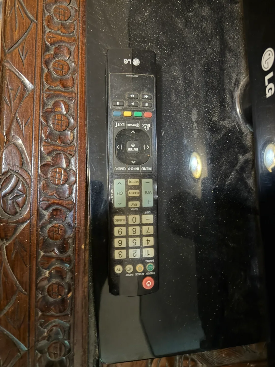 LG Television with Remote image indicator(4)