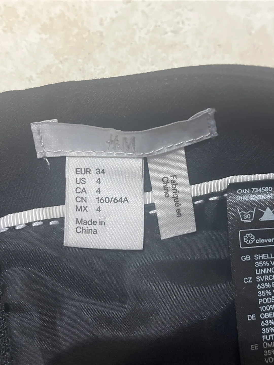 H&M Black Skirt, Size 4 image indicator(2)