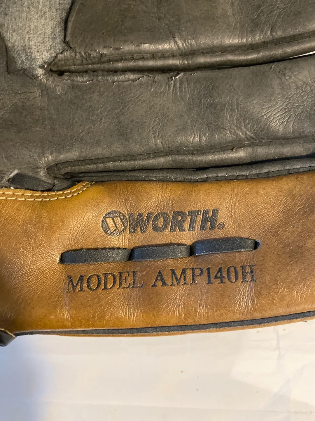 Worth Baseball Glove image indicator(2)