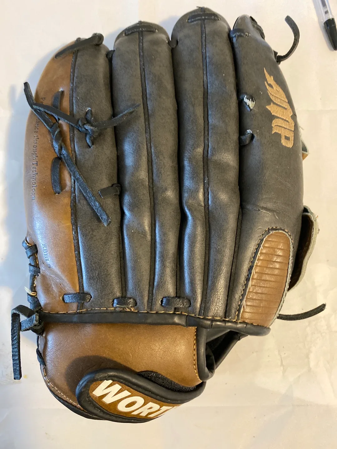 Worth Baseball Glove image indicator(3)