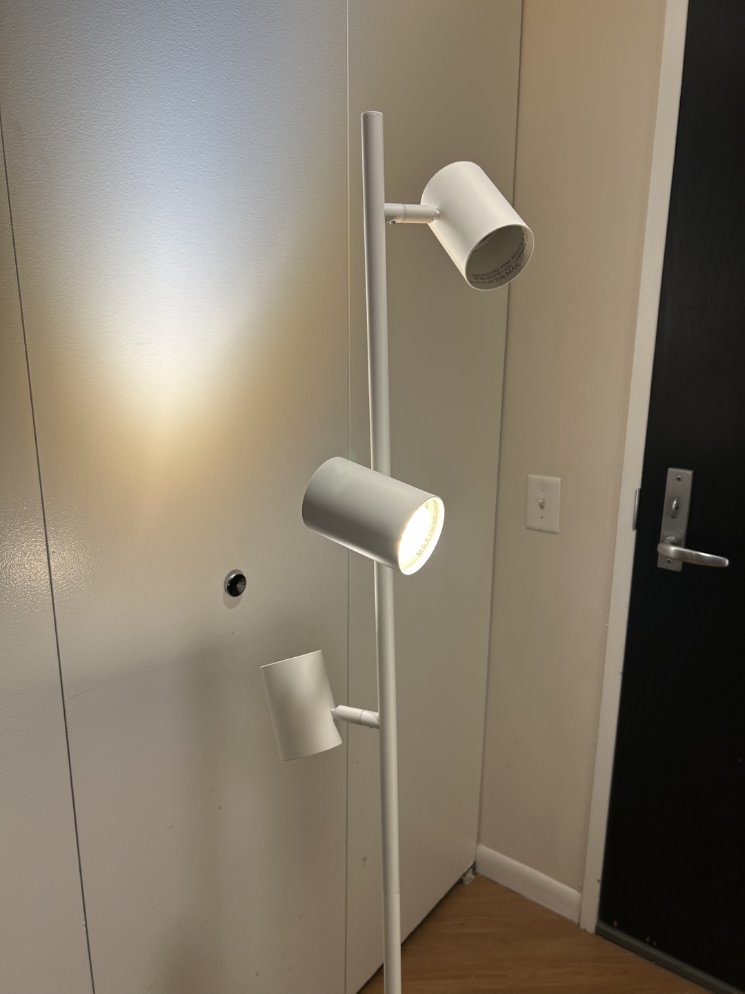 White Modern Floor Lamp - photo 2