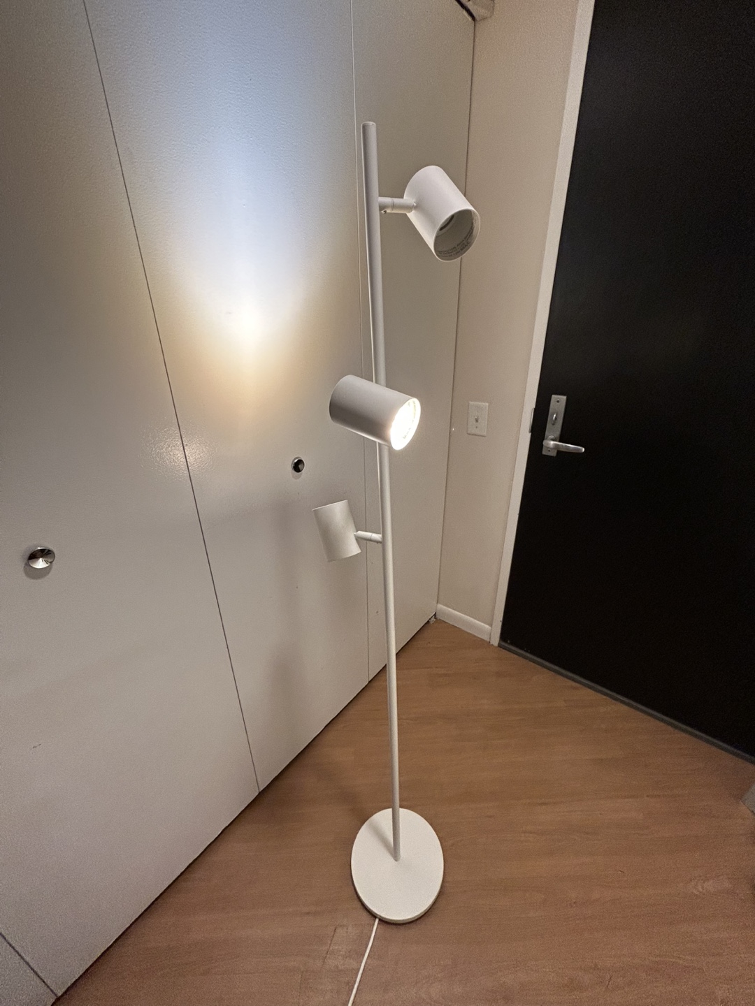 White Modern Floor Lamp